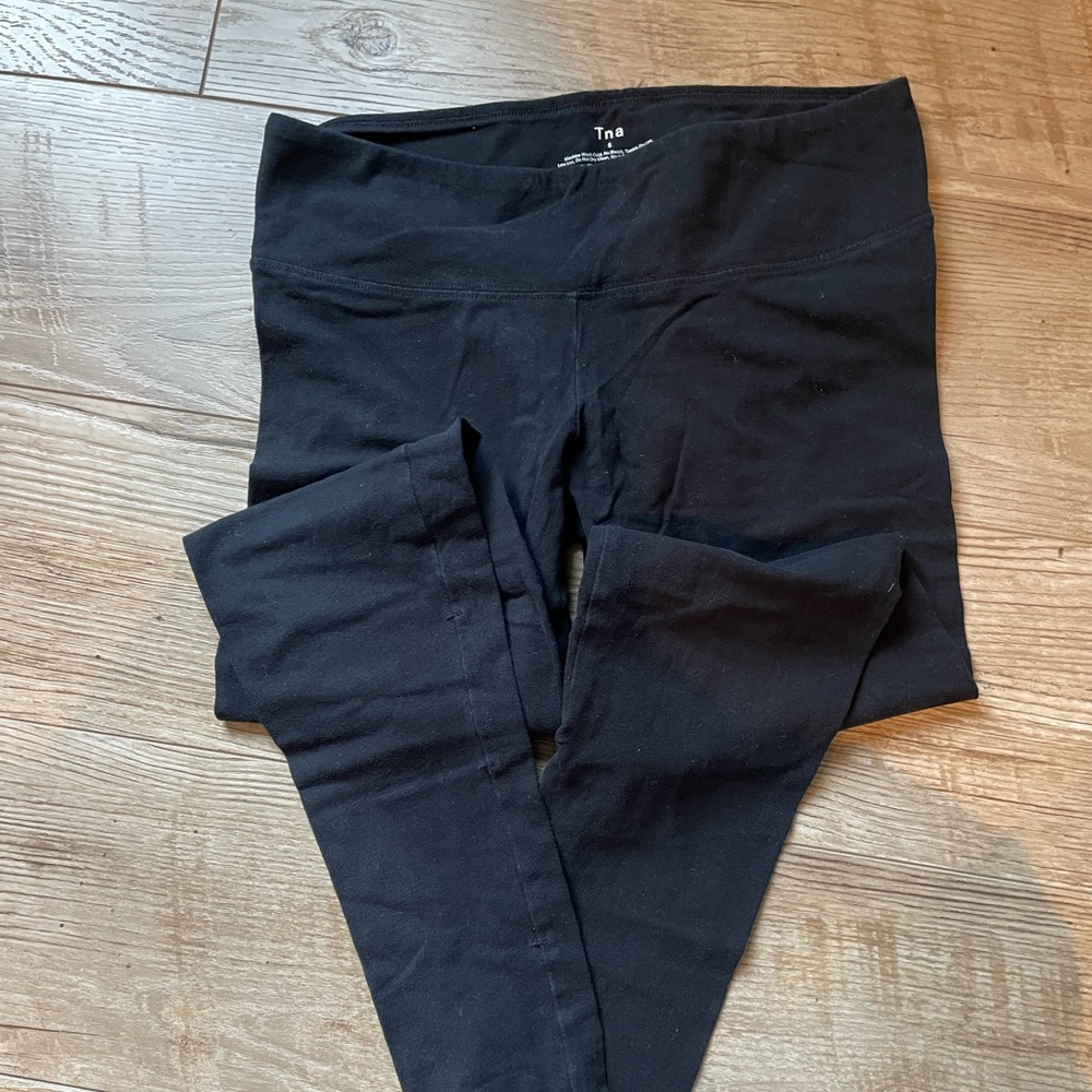 TNA Leggings